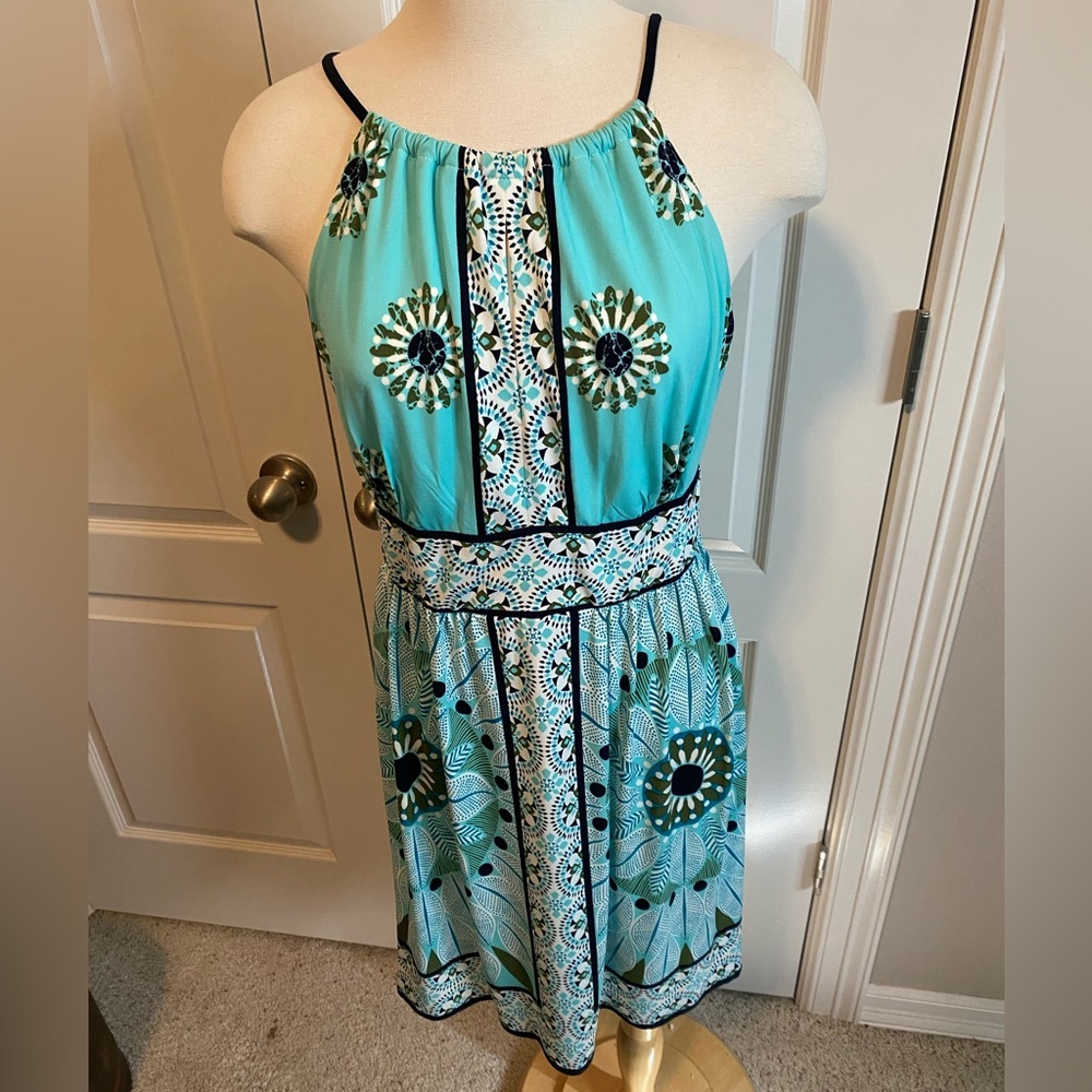 Elegant Blue Patterned Dress - Picture 1 of 6